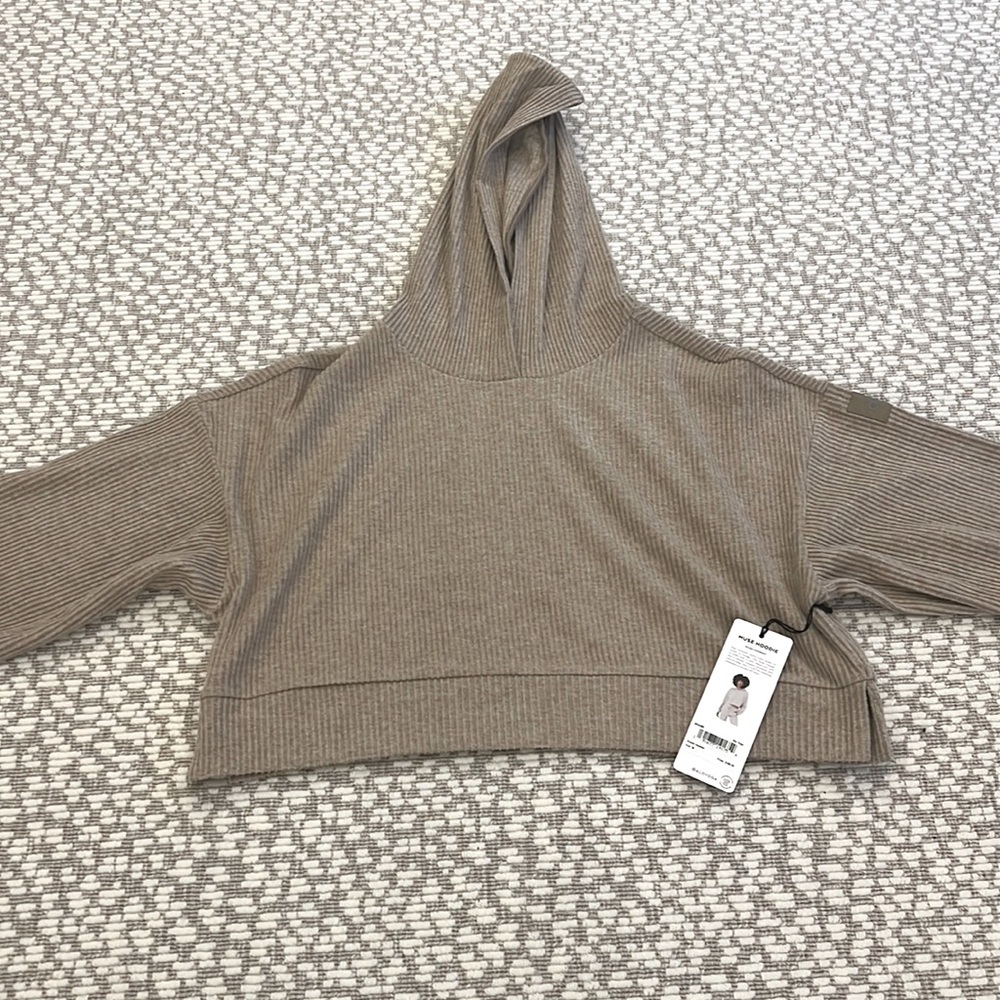 *BRAND NEW* Alo Yoga Muse Hoodie